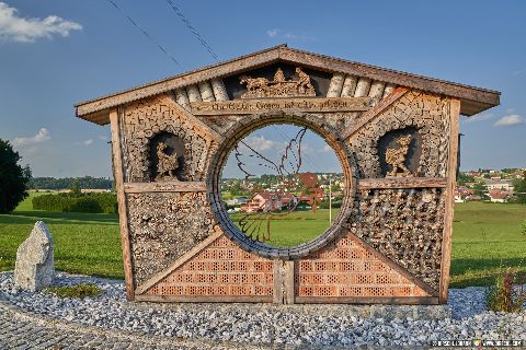 Gemeinde Tarsdorf Bezirk Braunau Friedensplatz (Dirschl Johann) Österreich BR